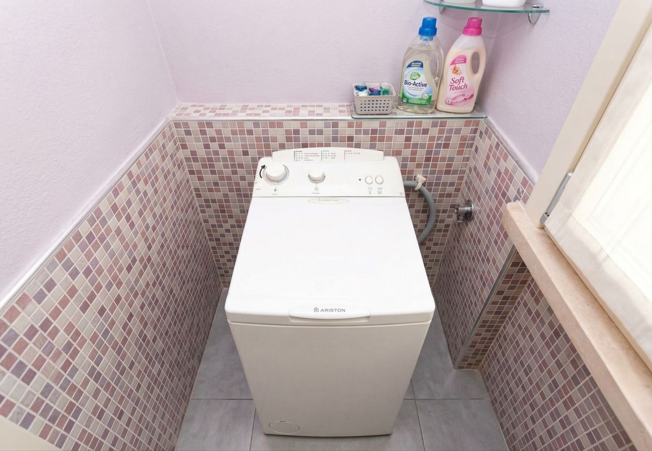 Apartment in Sirmione - Sirmione Bea house by Desenzanoloft