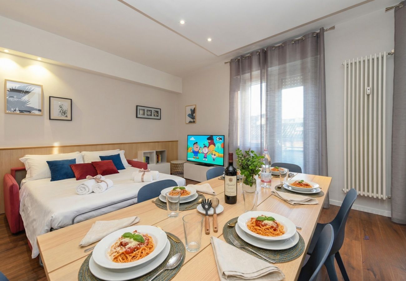 Apartment in Desenzano del Garda - DesenzanoLoft A Casa di Giovanna 