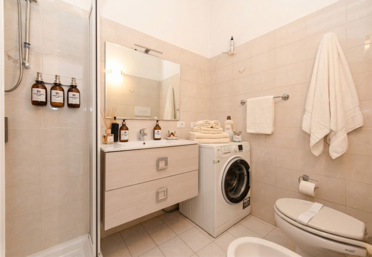 Apartment in Desenzano del Garda - DesenzanoLoft Le Petit Bijou - Restyling 2025 - Downtown