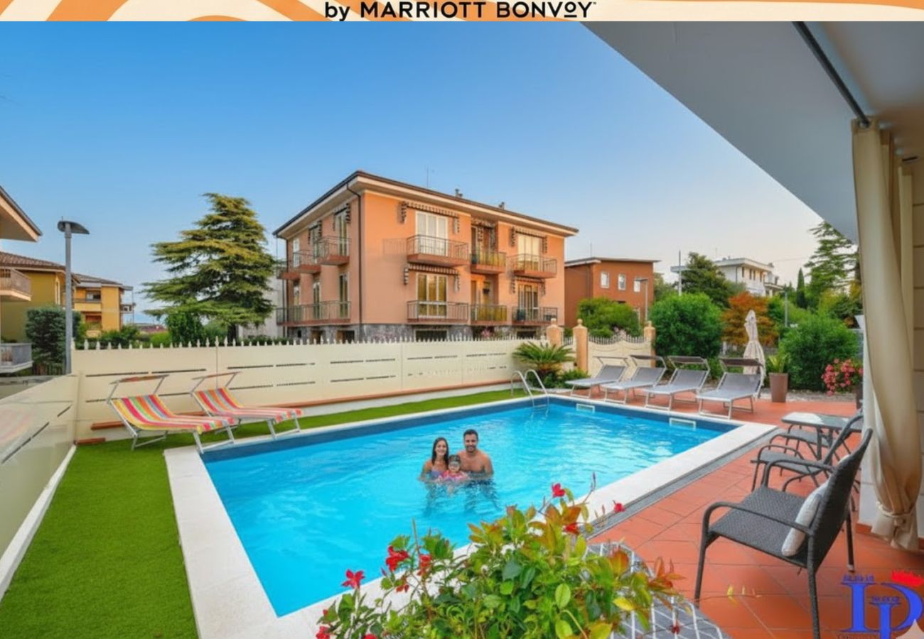 Apartment in Desenzano del Garda - Desenzanoloft Garden and Pool