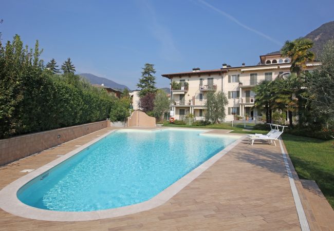  in Salò - Il Cedro - near to the old town of Salò with pool