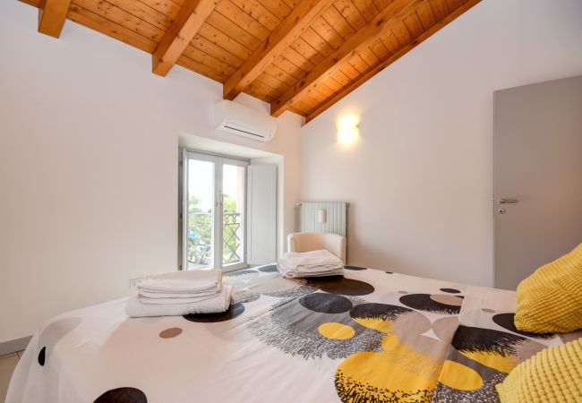 Apartment in Salò - Al Ponte - spacious apartmetn near to the beach