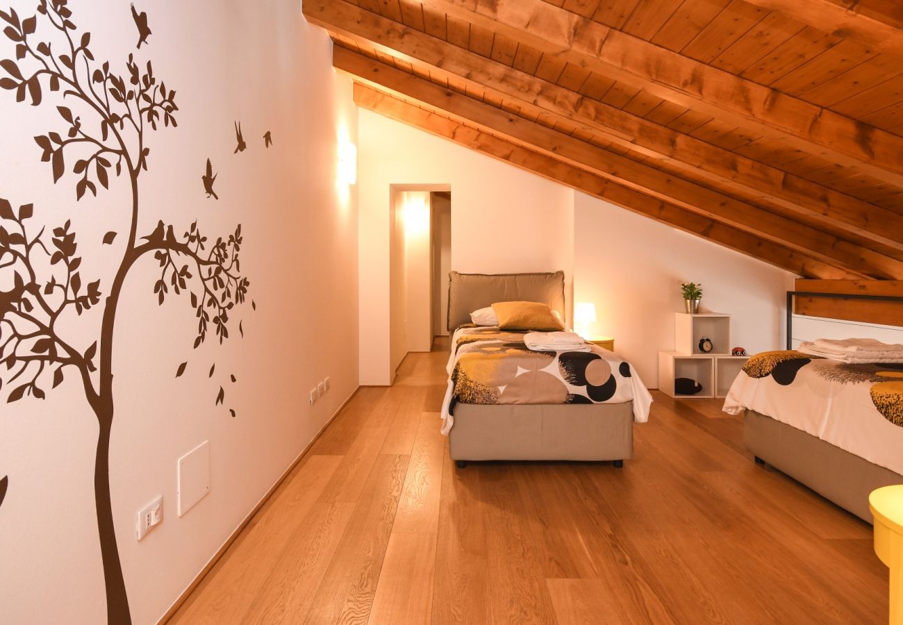 Apartment in Salò - Al Ponte - spacious apartmetn near to the beach