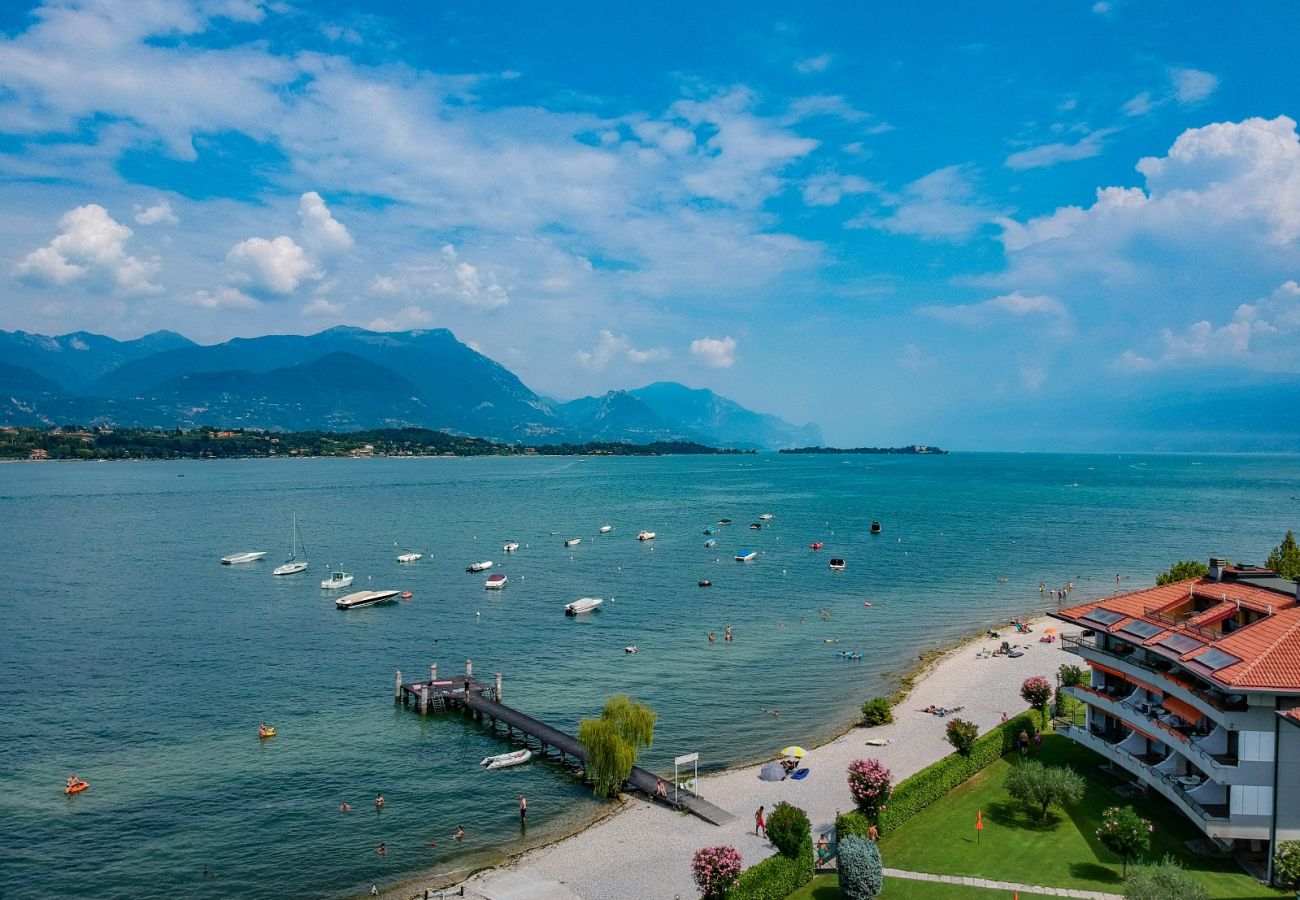 Apartment in Manerba del Garda - Sogno del Lago: in front lane of the beach in Manerba del garda