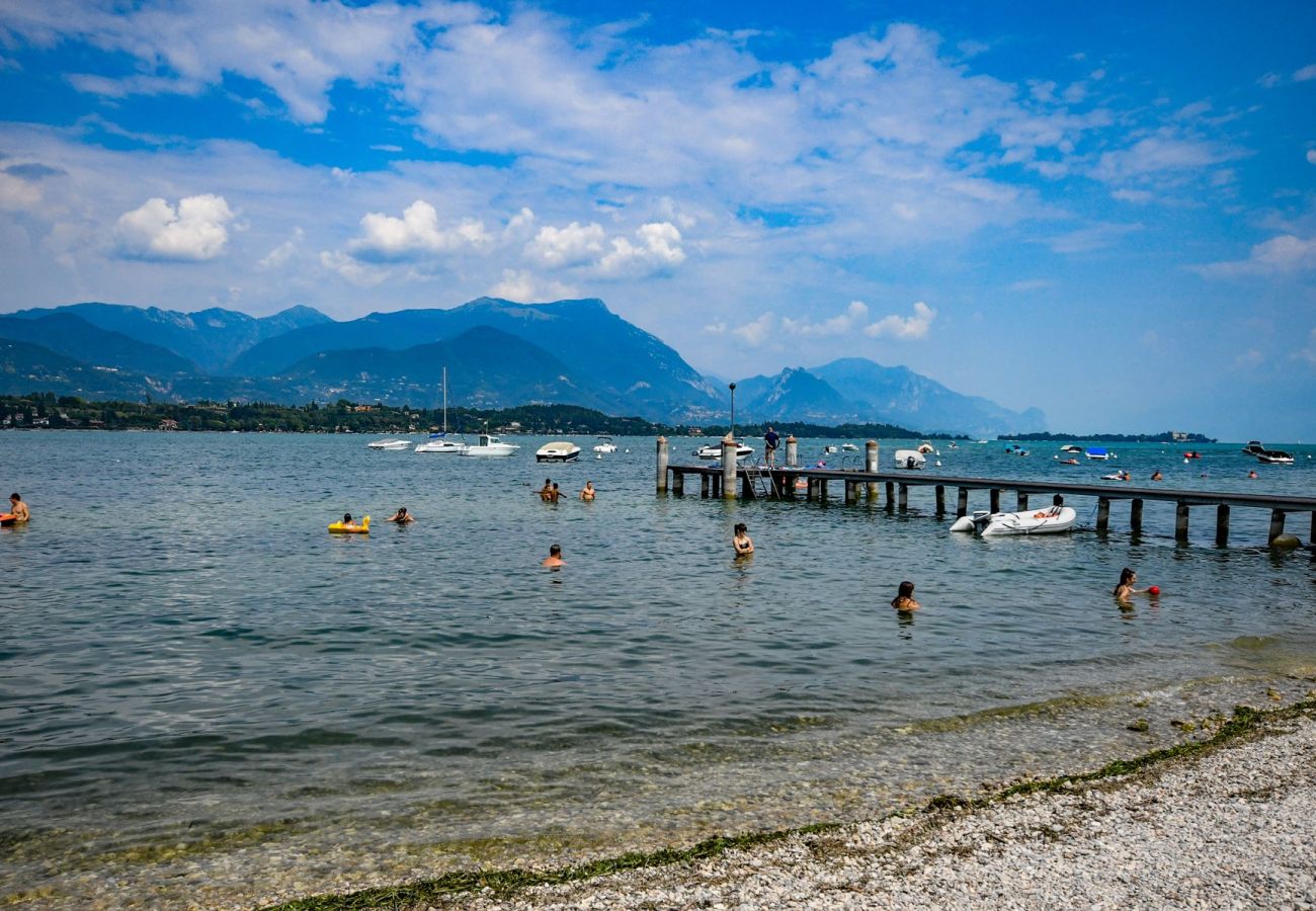 Apartment in Manerba del Garda - Sogno del Lago: in front lane of the beach in Manerba del garda