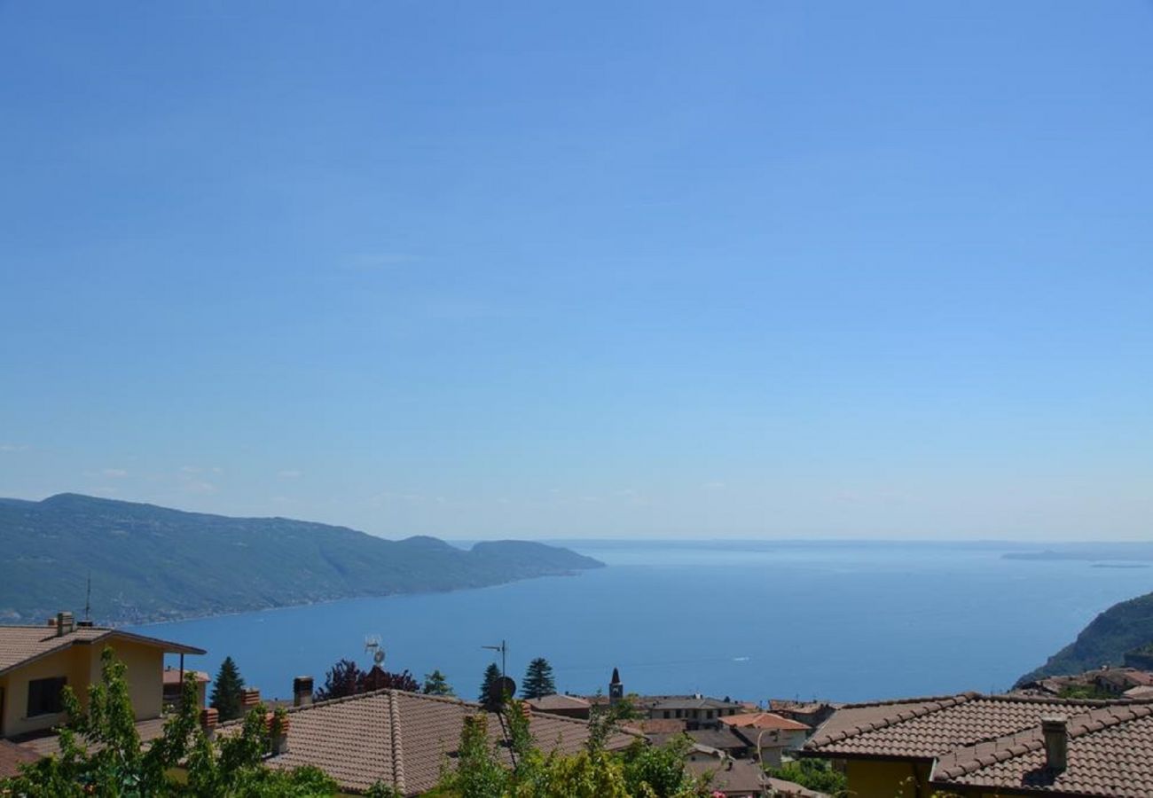 Apartment in Tignale - Barone: with wonderful lake view