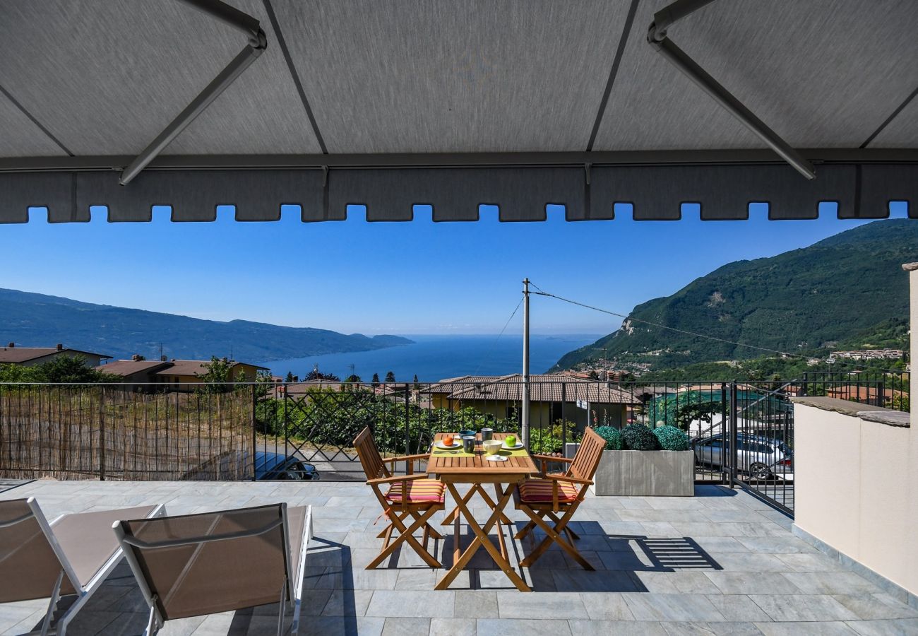 Apartment in Tignale - Barone: with wonderful lake view