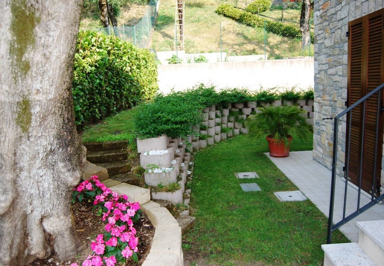 Apartment in Toscolano-Maderno - Messaga: small but really cozy