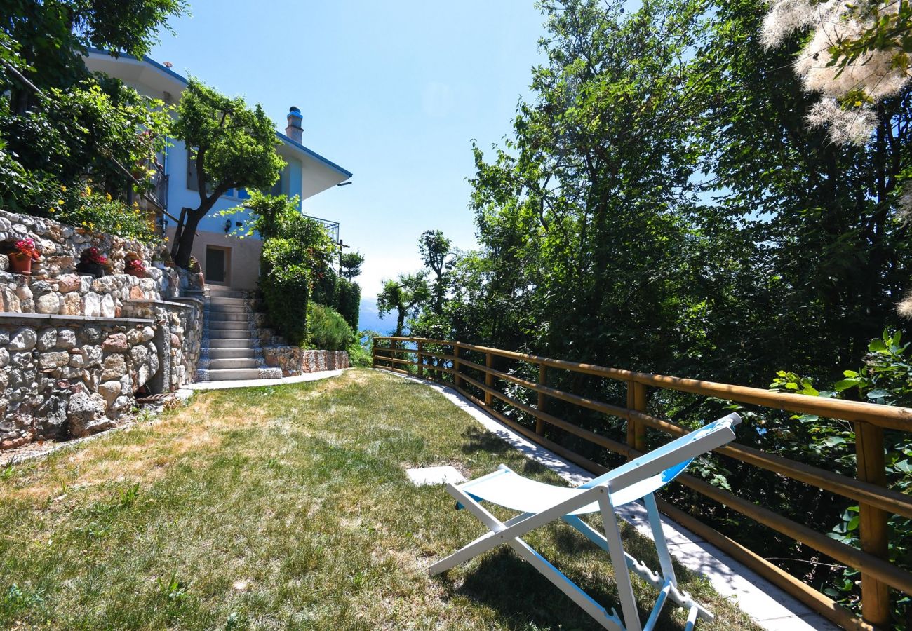 Chalet in Tignale - Da Guido with stunning Lakeview