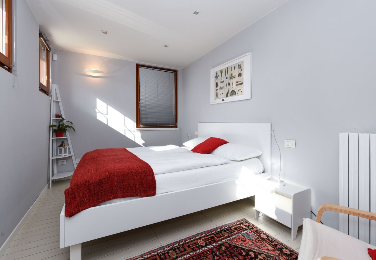 Villa in Gardone Riviera - Villa Magnolia a Lago - for 8 persons Gardone Riviera
