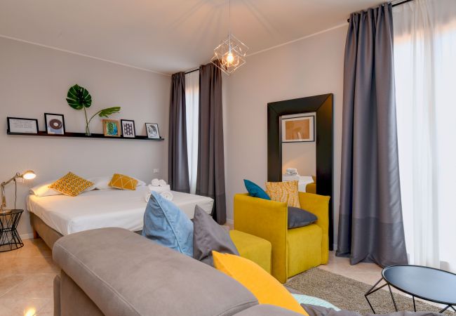 Studio in Desenzano del Garda - Desenzanoloft Le Château de Margot  Studio in Desenzano del Garda - Desenzanoloft Le Château de Margot