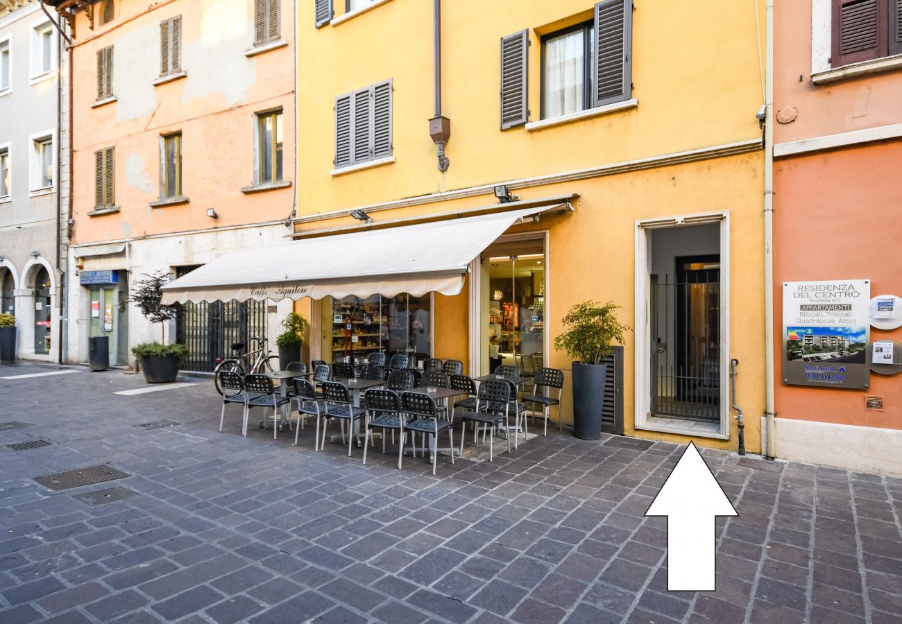 Apartment in Desenzano del Garda - Desenzanoloft:DESENZANO CORTE BLU DOWNTOWN  (CIR 017067-CNI-00238)	 