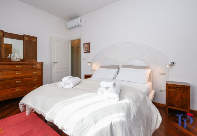 Villa in Desenzano del Garda - Desenzanoloft Villa Palm Garda Beach Villa in Desenzano del Garda - Desenzanoloft Villa Palm Garda Beach