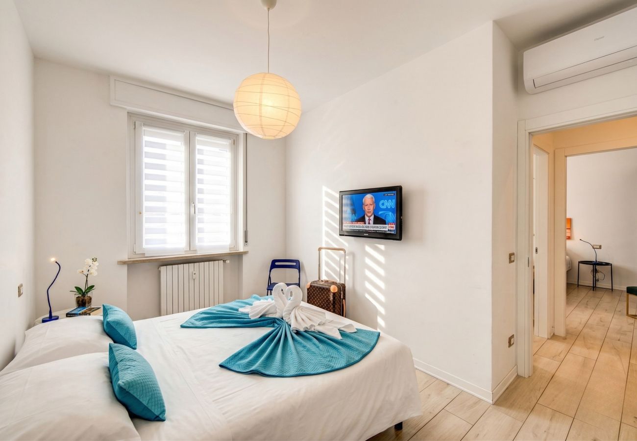 Apartment in Desenzano del Garda - Desenzanoloft La Finestra sul Lago 