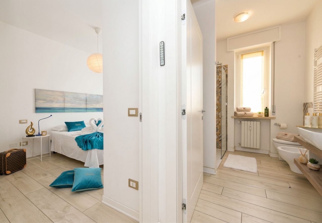 Apartment in Desenzano del Garda - Desenzanoloft La Finestra sul Lago 