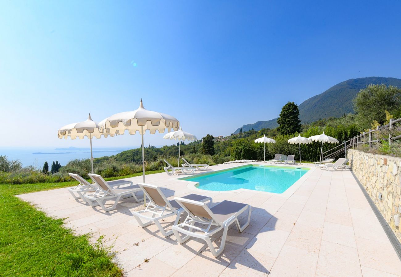 Apartment in Toscolano-Maderno - Cà Bianca sopra: in the middle of the nature with stunning lake view