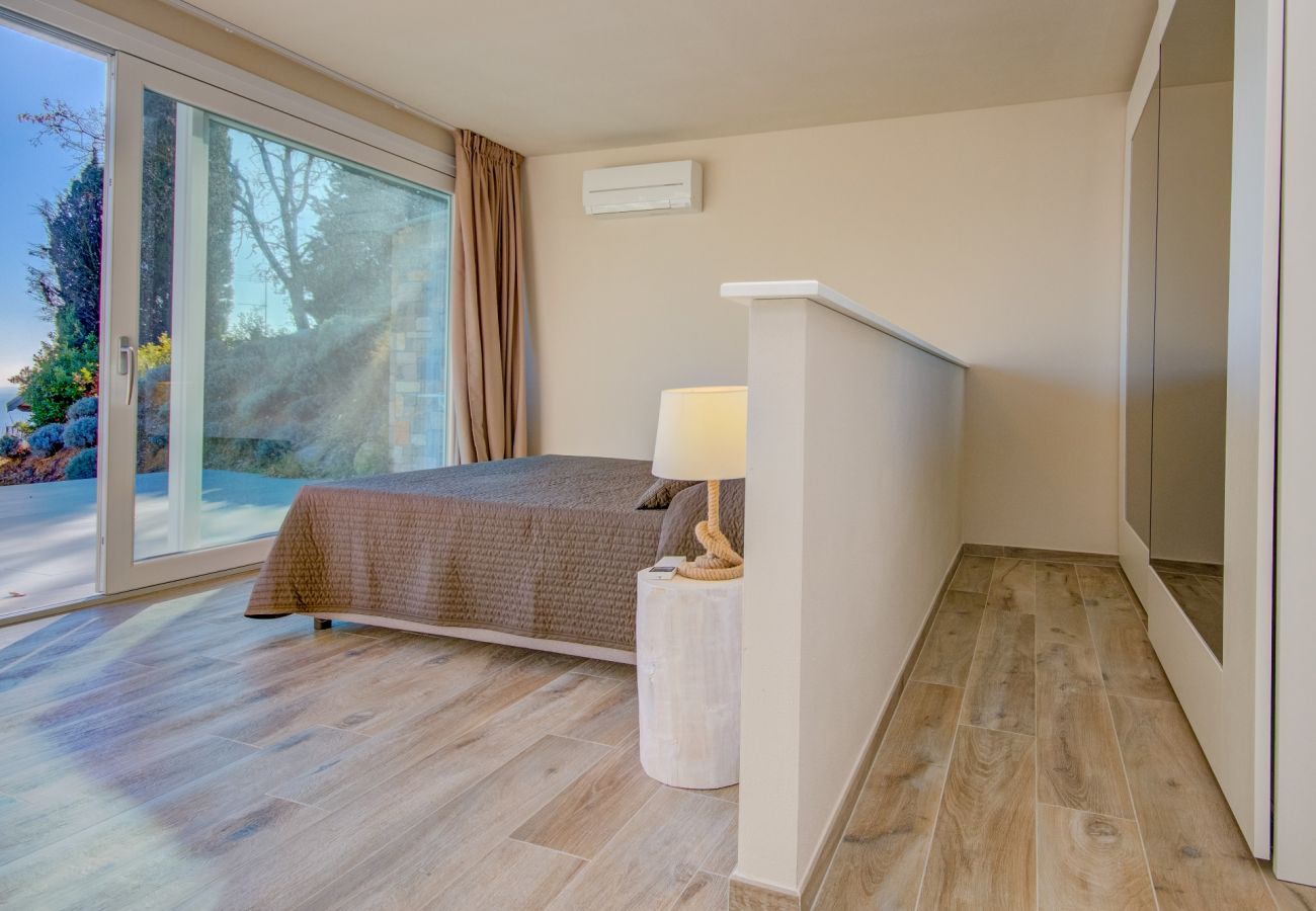 Apartment in Toscolano-Maderno - Cà Bianca sotto: in the middle of the nature with jacuzzi and lake view