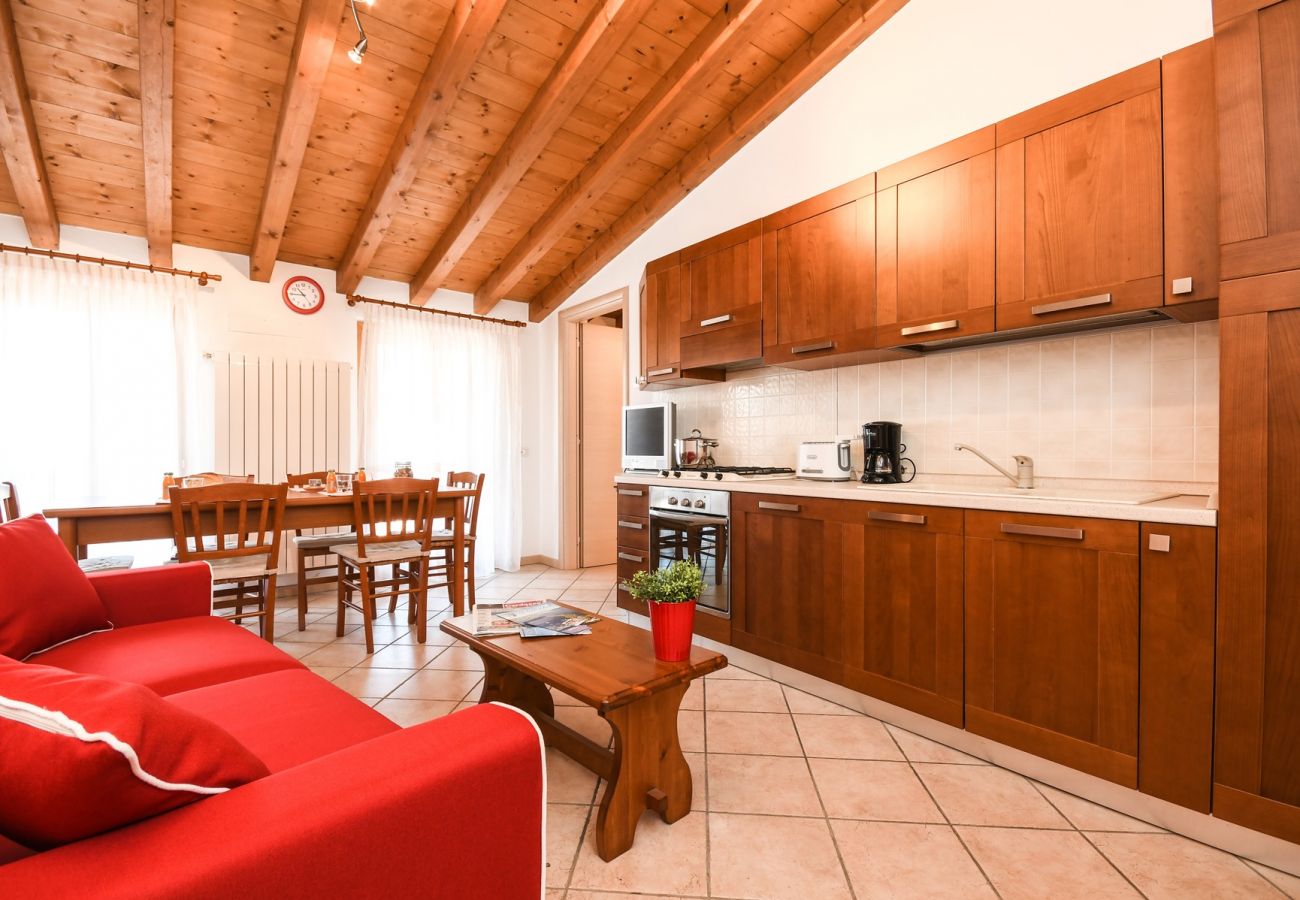 Apartment in San Felice del Benaco - Cappuccino: with balcony and near to the beach