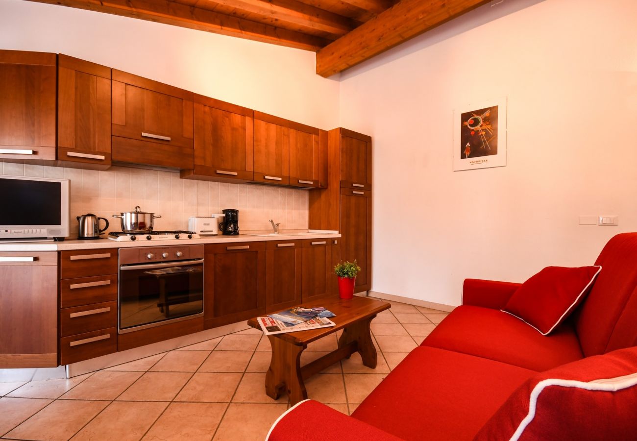 Apartment in San Felice del Benaco - Cappuccino: with balcony and near to the beach