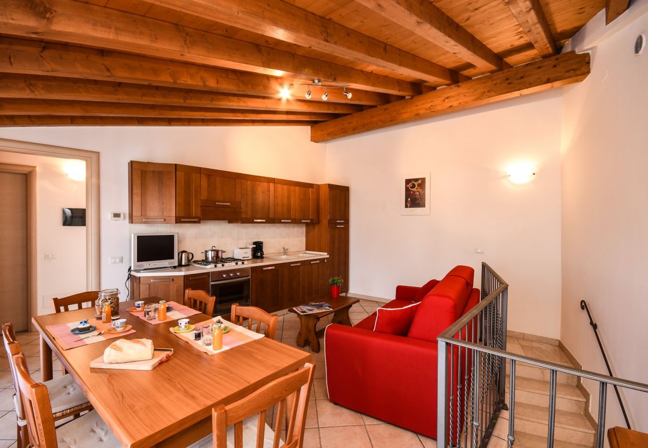 Apartment in San Felice del Benaco - Cappuccino: with balcony and near to the beach