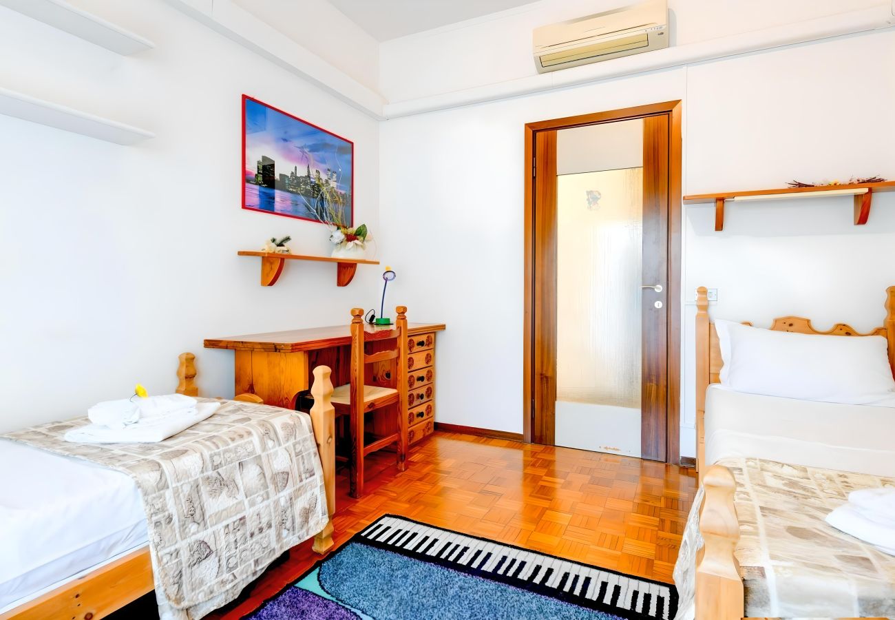 Apartment in Desenzano del Garda - Desenzanoloft Il Girasole del Lago