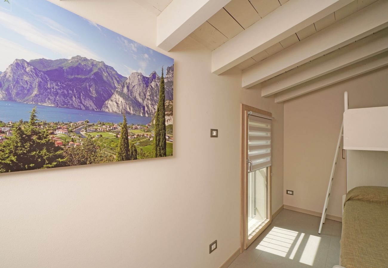 Apartment in Manerba del Garda - Gardaliva5: with lake view in new residence with pool near to the lake