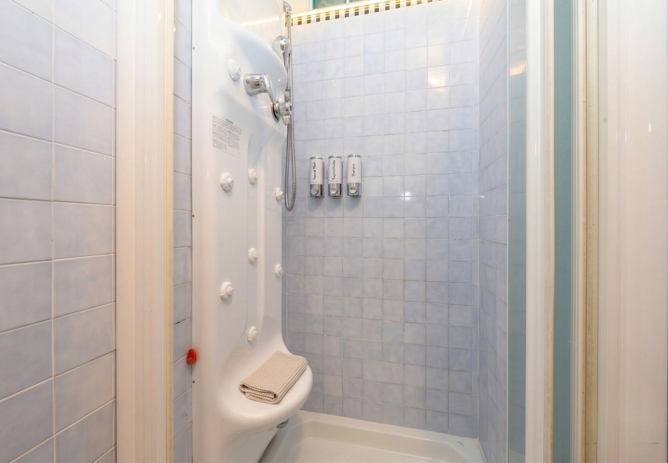 Apartment in Desenzano del Garda - Desenzanoloft Gardastar