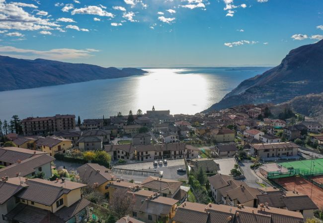 Apartment in Tignale - Conte, with big balcony and lake view