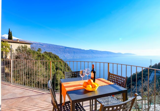  in Tignale - Orange House with breathtaking lake view