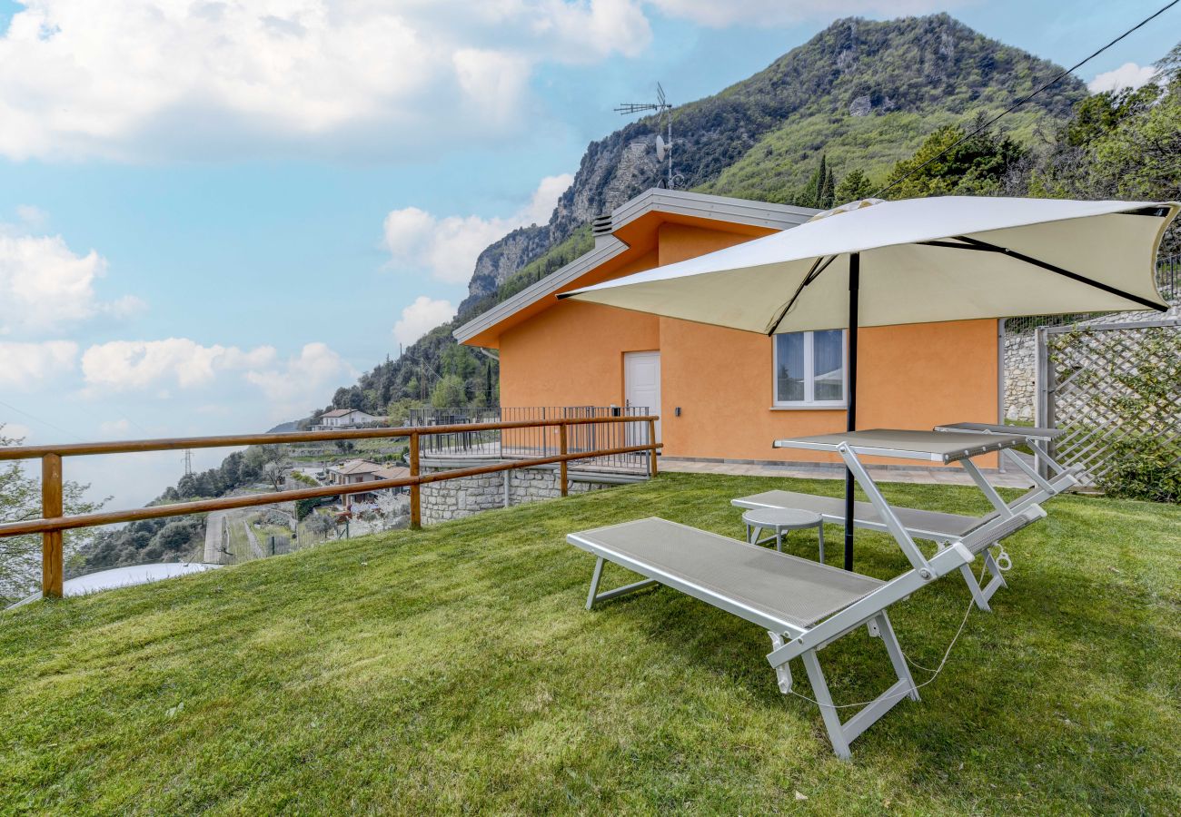 Apartment in Tignale - Orange House with breathtaking lake view