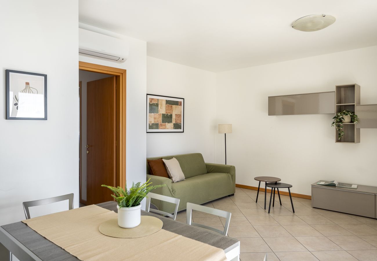 Apartment in Toscolano-Maderno - 8 Garden Vistalago, with bedrooms
