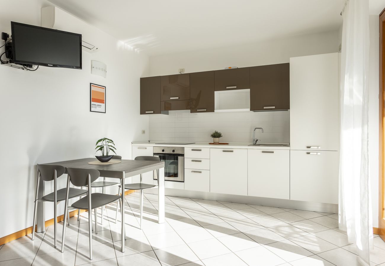 Apartment in Toscolano-Maderno - Happiness: with lake view and pool