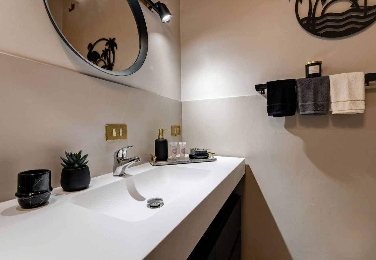 Apartment in Desenzano del Garda - Desenzanoloft Swarovski & Pool