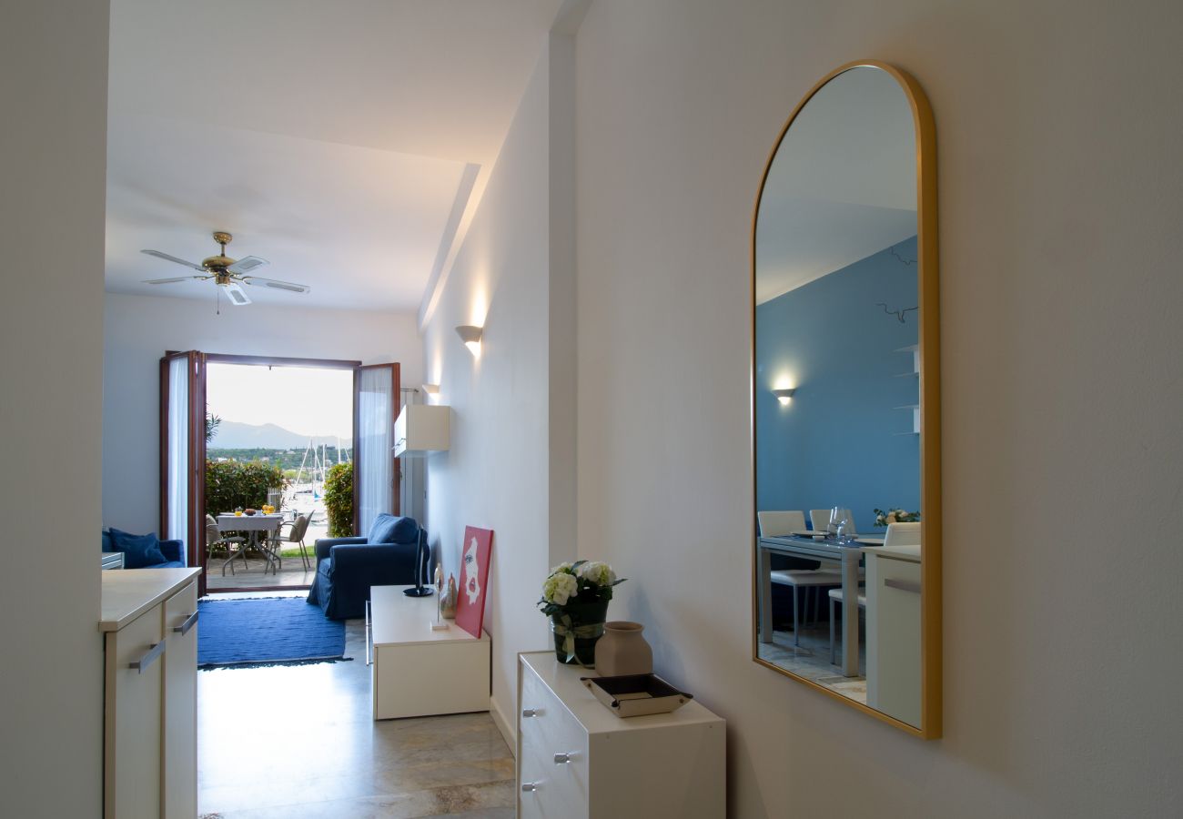 Apartment in Manerba del Garda - Lakefront Belvedere, directly on the beach
