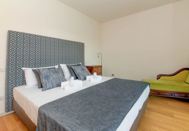 Apartment in Desenzano del Garda - Desenzanoloft Oscar Luxury Suite Apartment in Desenzano del Garda - Desenzanoloft Oscar Luxury Suite