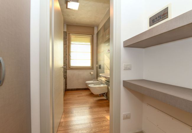 Apartment in Desenzano del Garda - Desenzanoloft Oscar Luxury Suite Apartment in Desenzano del Garda - Desenzanoloft Oscar Luxury Suite