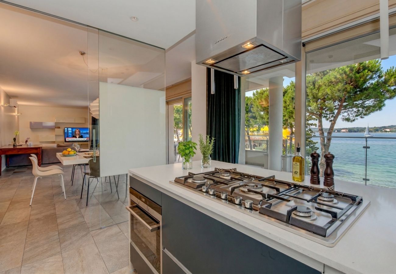 Apartment in Desenzano del Garda - Desenzanoloft Oscar Luxury Suite