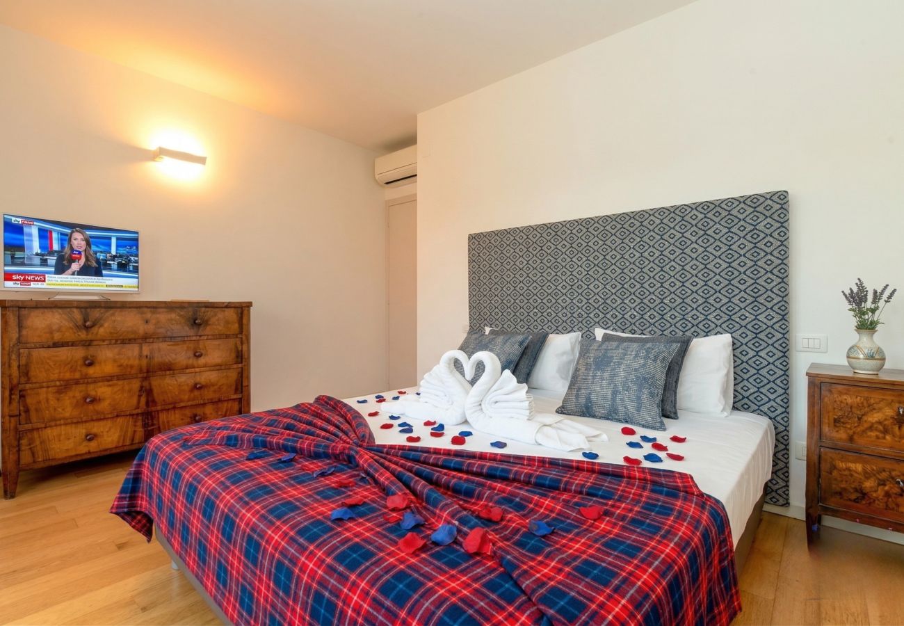 Apartment in Desenzano del Garda - Desenzanoloft Oscar Luxury Suite