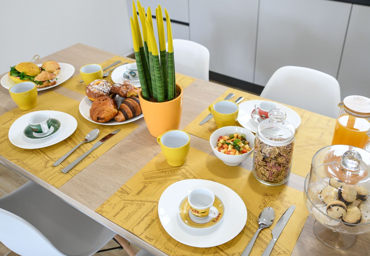 Apartment in Desenzano del Garda - Desenzanoloft Palazzo Visconti-Collo Lungo Giallo