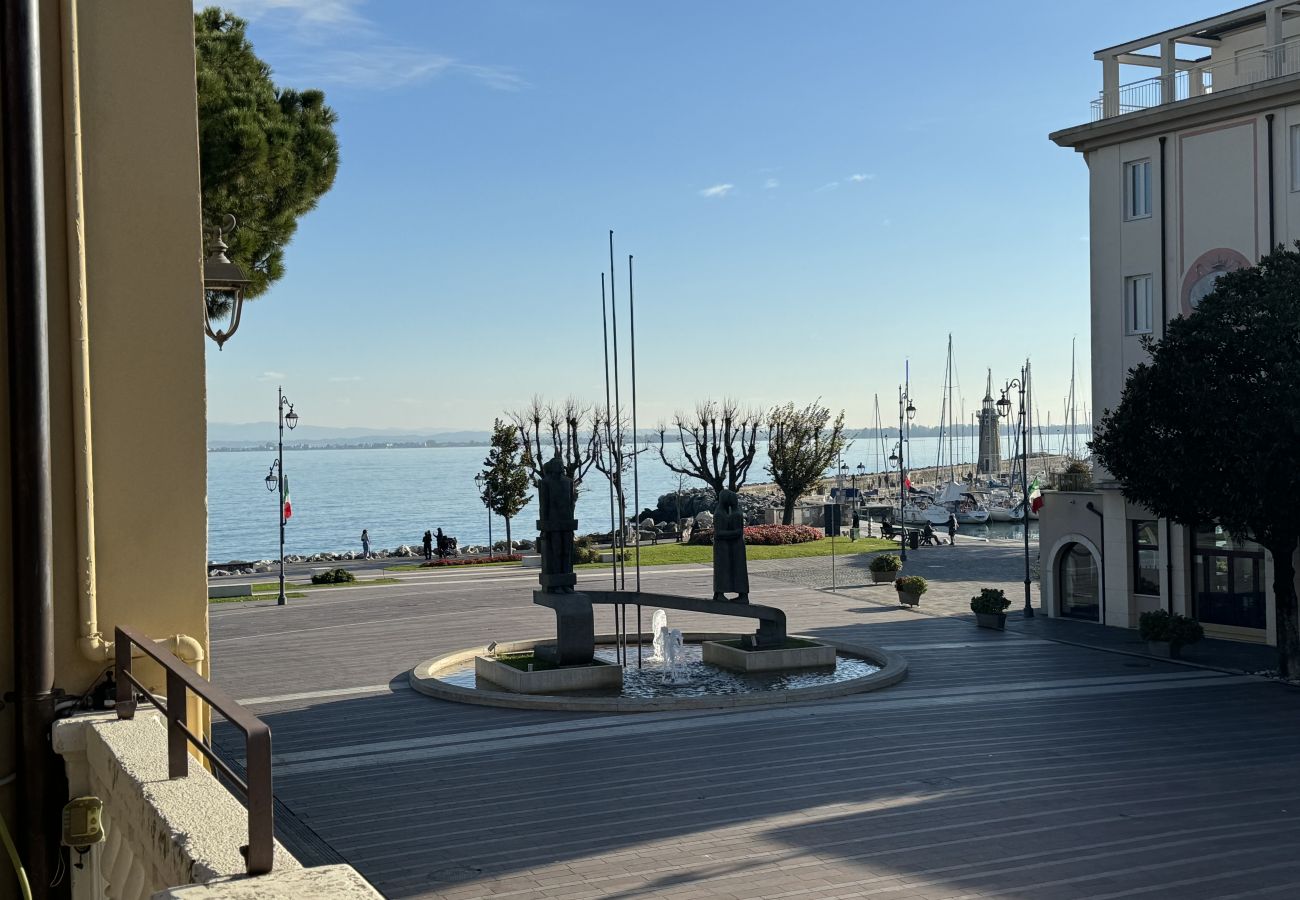 Apartment in Desenzano del Garda - Desenzano Loft: Palazzo Visconti  CHIARETTO ROSA (CIR 017067-CNI-00683)