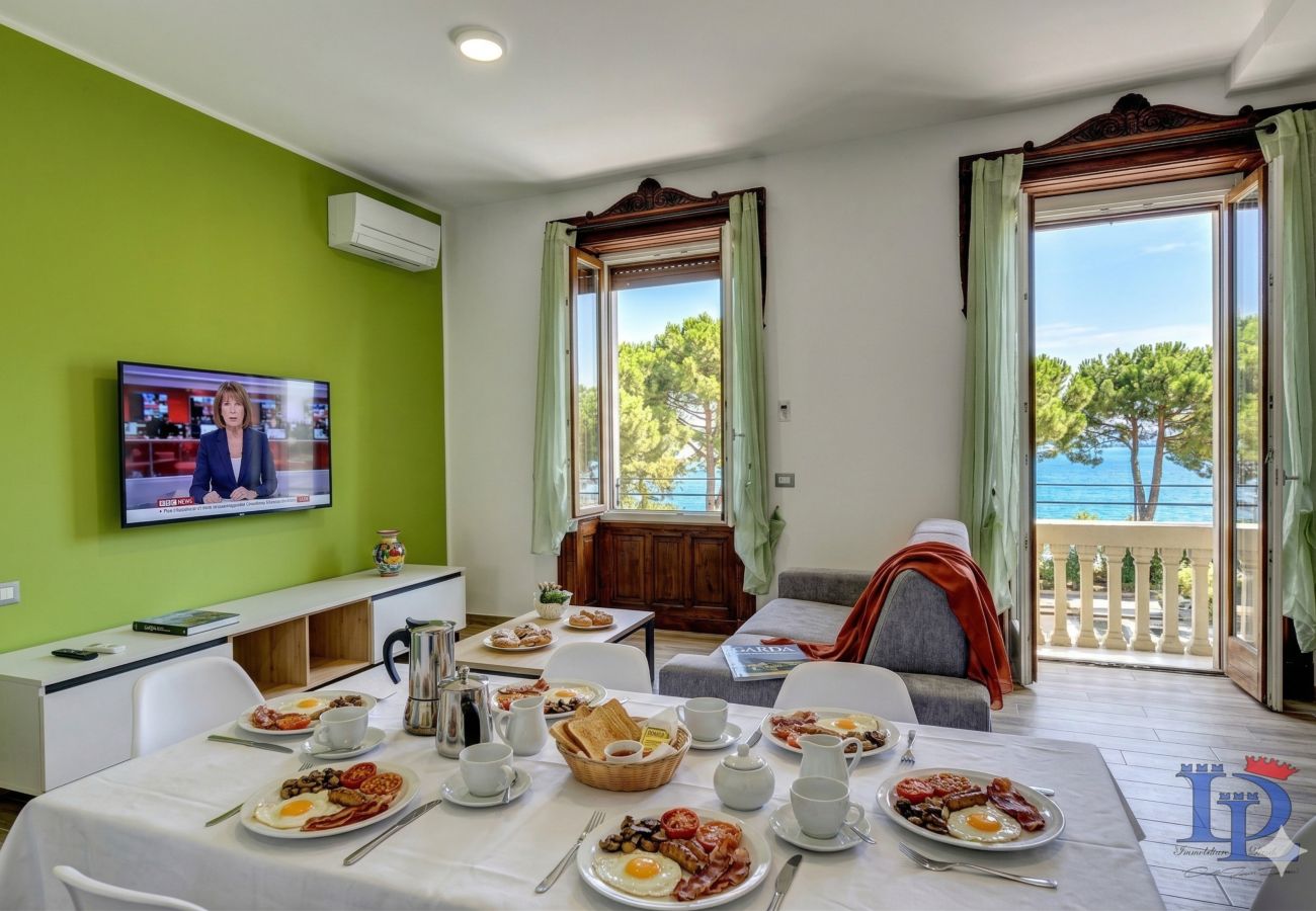 Apartment in Desenzano del Garda - Desenzanoloft Palazzo Visconti - Gran Lugana