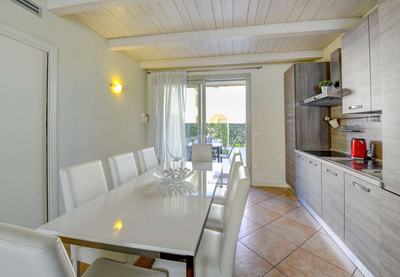 Apartment in Manerba del Garda - Casa della Romantica near to the beach