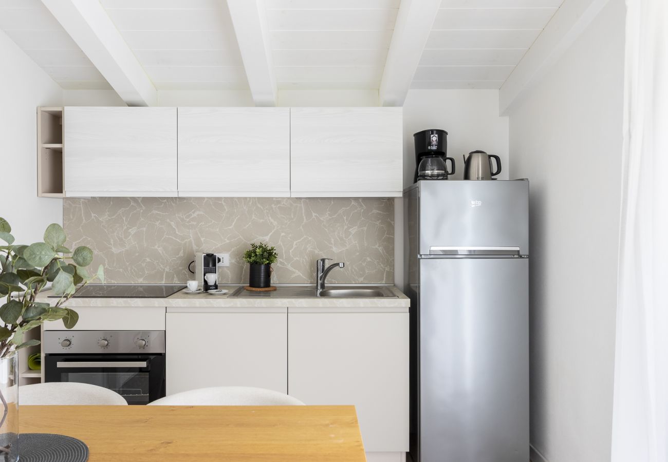 Apartment in Toscolano-Maderno - Maison Bellini 3 with pool and near to the lake