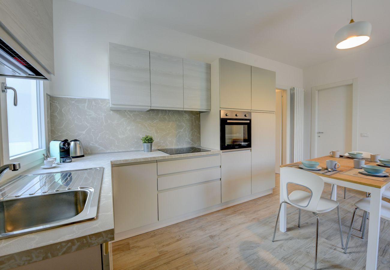 Apartment in Toscolano-Maderno - Maison Bellini 4 with pool and near to the lake