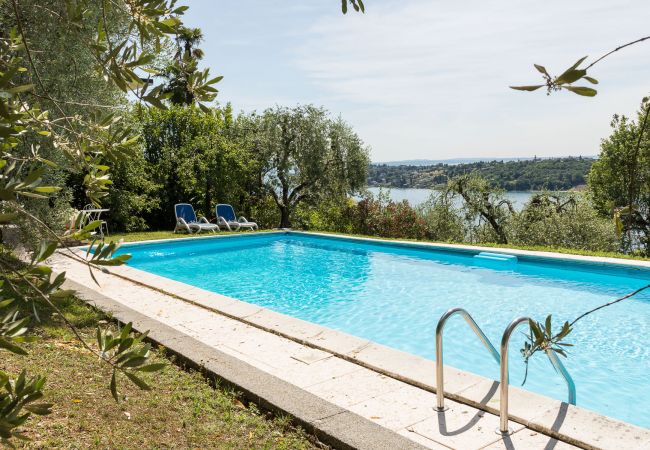 Villa/Dettached house in Salò - Villa Cuore with lake view and private pool