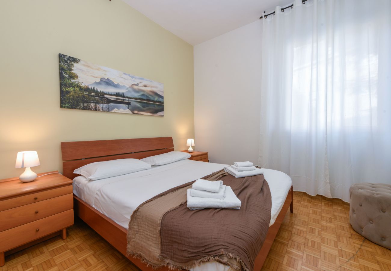 Apartment in Desenzano del Garda - Desenzanoloft CHARMING ON THE LAKE 