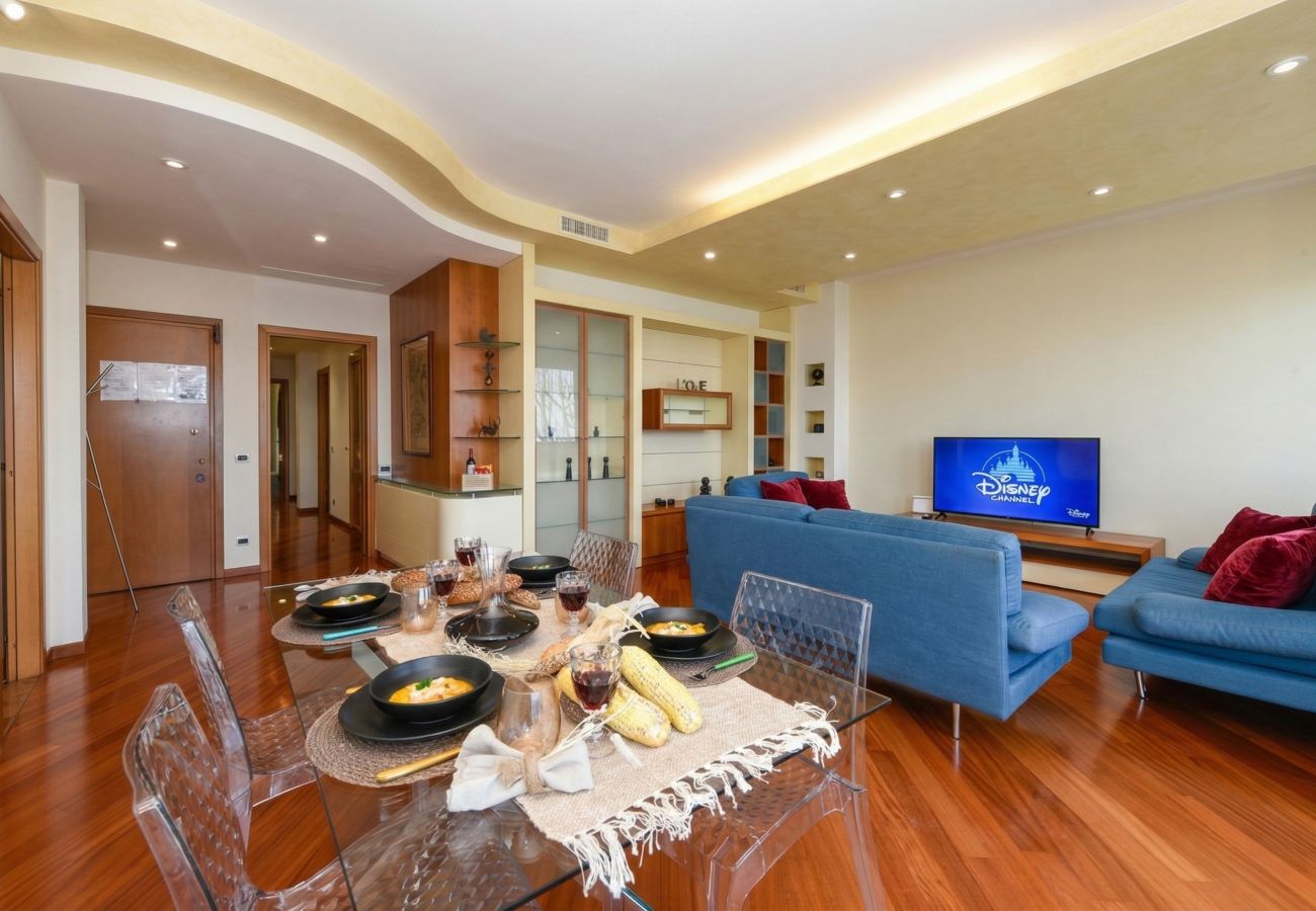 Apartment in Desenzano del Garda - Desenzanoloft CHARMING ON THE LAKE 