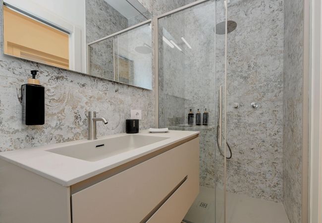 Apartment in Desenzano del Garda - DesenzanoLoft - The Lake Giant Apartment in Desenzano del Garda - DesenzanoLoft - The Lake Giant