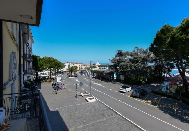 Apartment in Desenzano del Garda - DesenzanoLoft - The Lake Giant Apartment in Desenzano del Garda - DesenzanoLoft - The Lake Giant