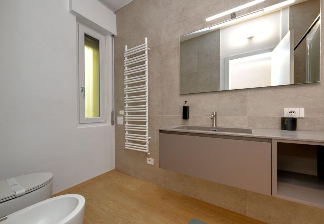 Apartment in Desenzano del Garda - DesenzanoLoft - The Lake Giant Apartment in Desenzano del Garda - DesenzanoLoft - The Lake Giant